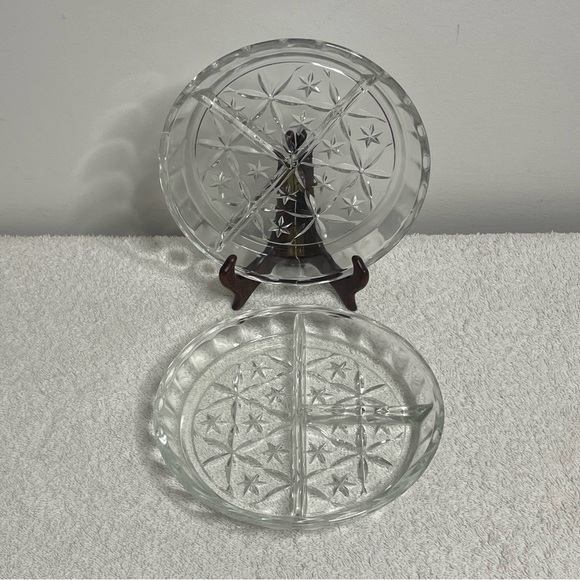 2 Vintage Round Clear Pressed Glass Star Pattern 3-Section Plates Dishes 7-1/2” - Picture 1 of 11